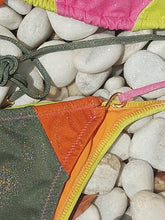 Load image into Gallery viewer, Den Bossa Bikini Top
