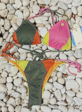 Load image into Gallery viewer, Den Bossa Bikini Top